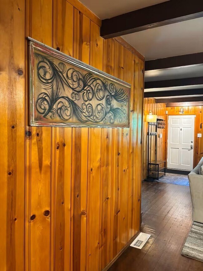 Building Photo - Vintage 5 bedroom Home with Three Car Garage