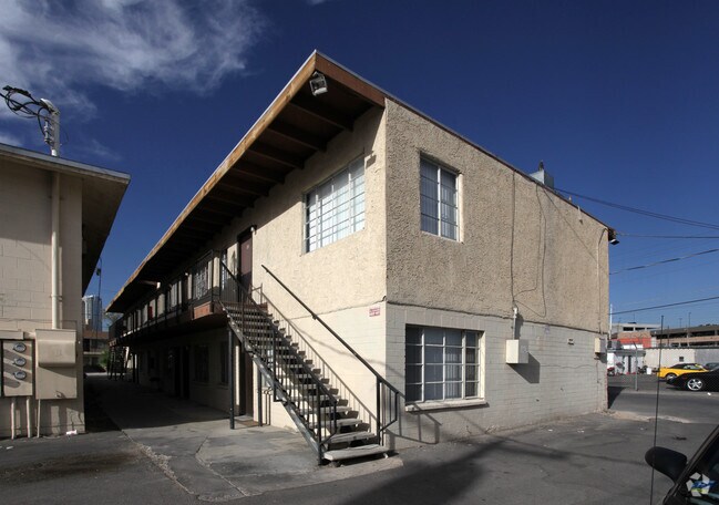 Building Photo - 240 St Louis Ave