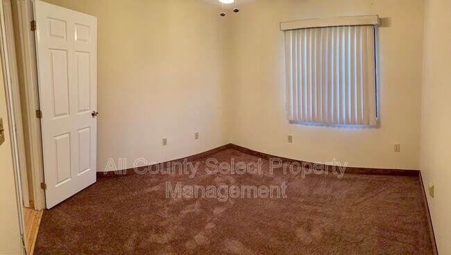 Building Photo - 3 Ledgewood Way