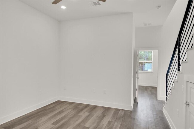 Building Photo - 6325 Ponca St