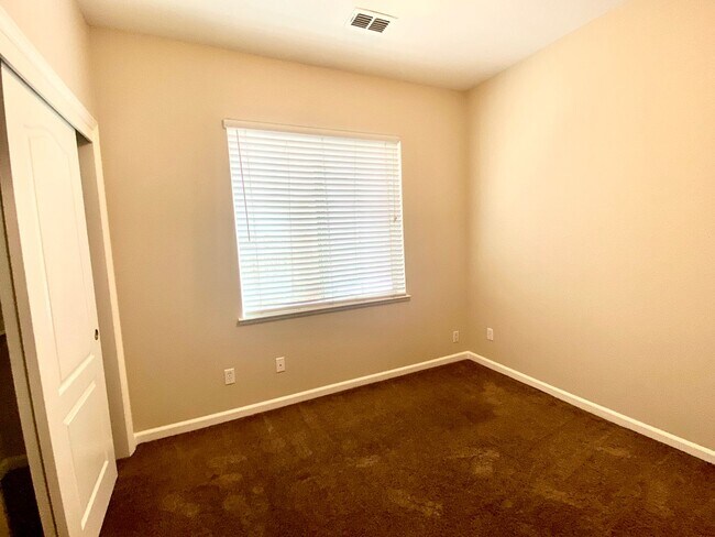 Building Photo - 3600 Silverwood Rd