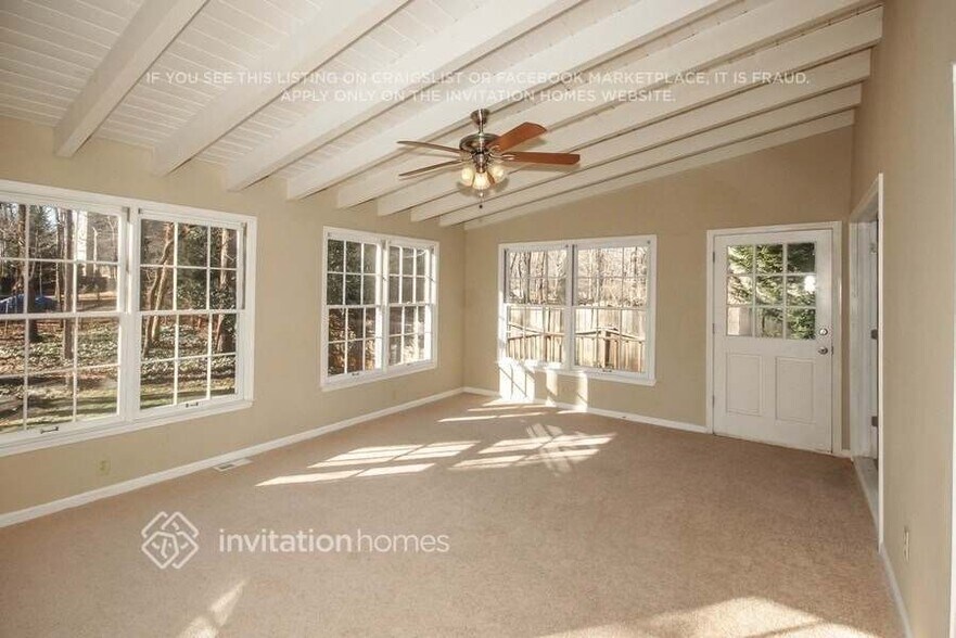 Building Photo - 3179 Terrace Dr