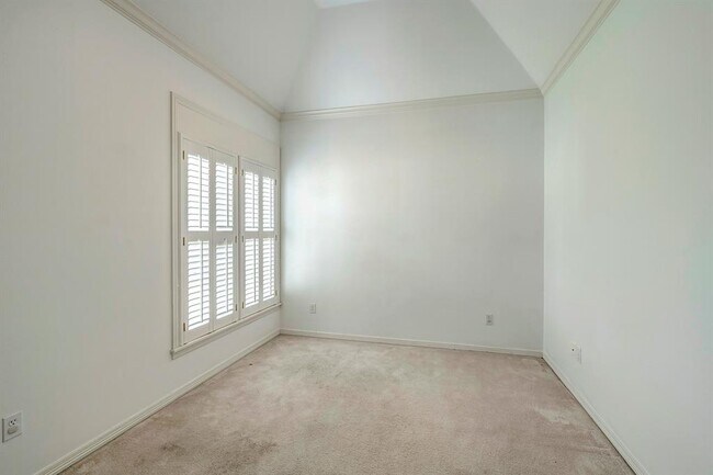 Building Photo - 57 Briar Hollow Ln