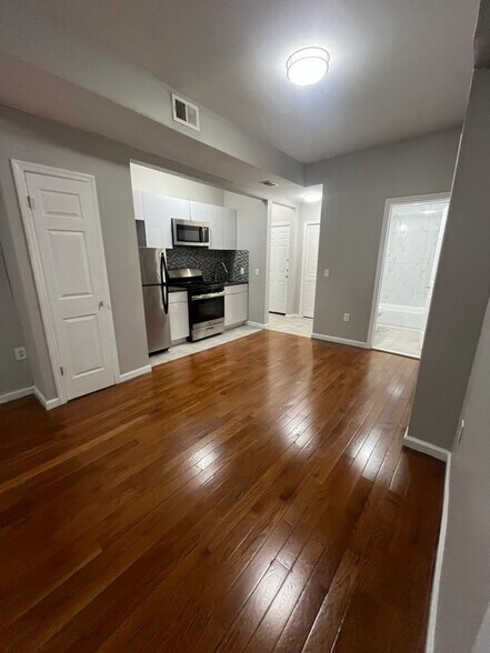 Primary Photo - 131 S Harrison St