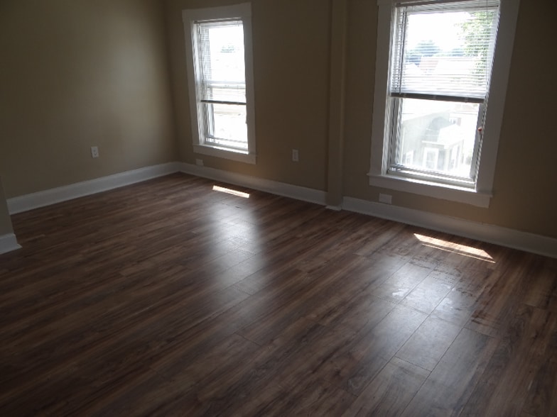 Building Photo - 97-99 Jewett St