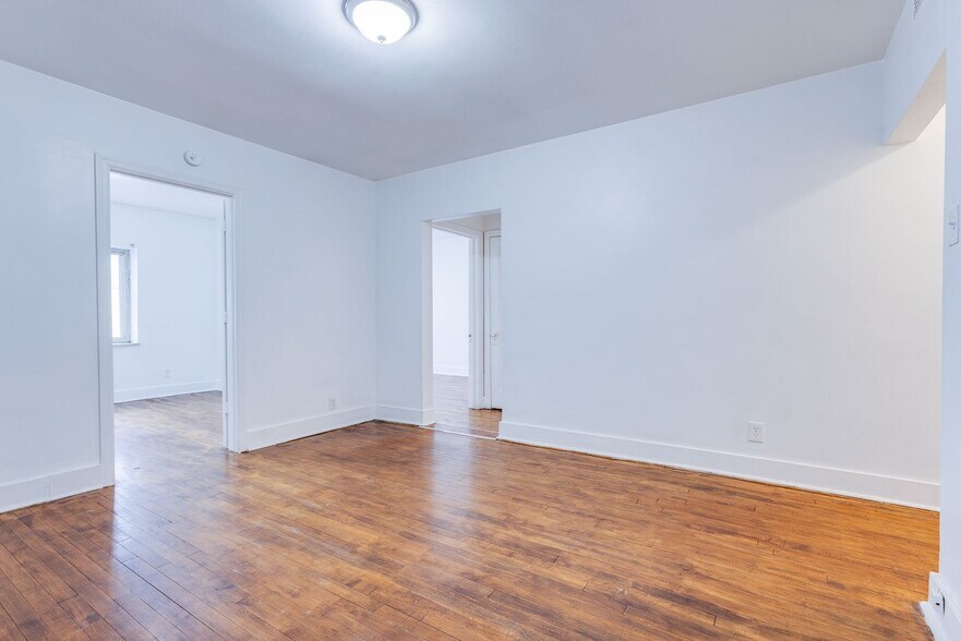 Building Photo - 757 E Warrington Ave