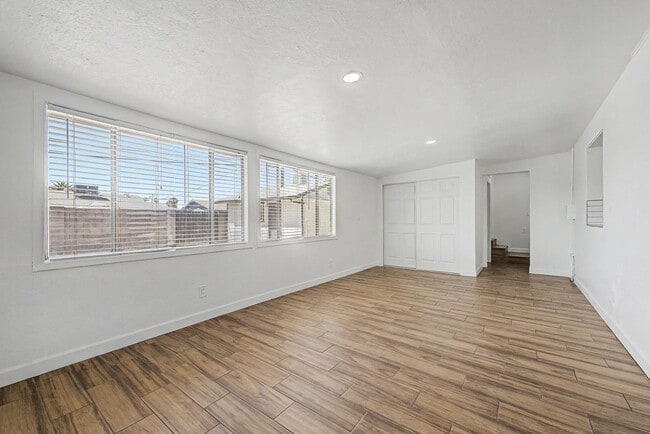 Building Photo - 3519 W Orchid Ln