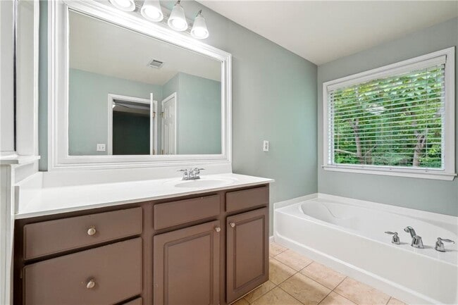 Building Photo - 5240 Wellsley Bend