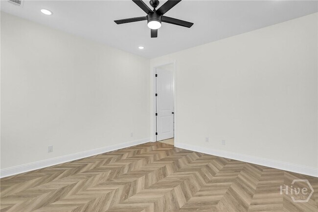 Building Photo - 773 E Duffy St