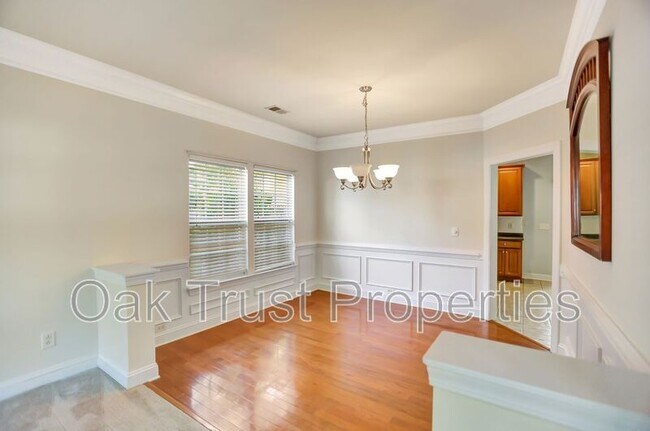 Building Photo - 5232 Mulholland Dr