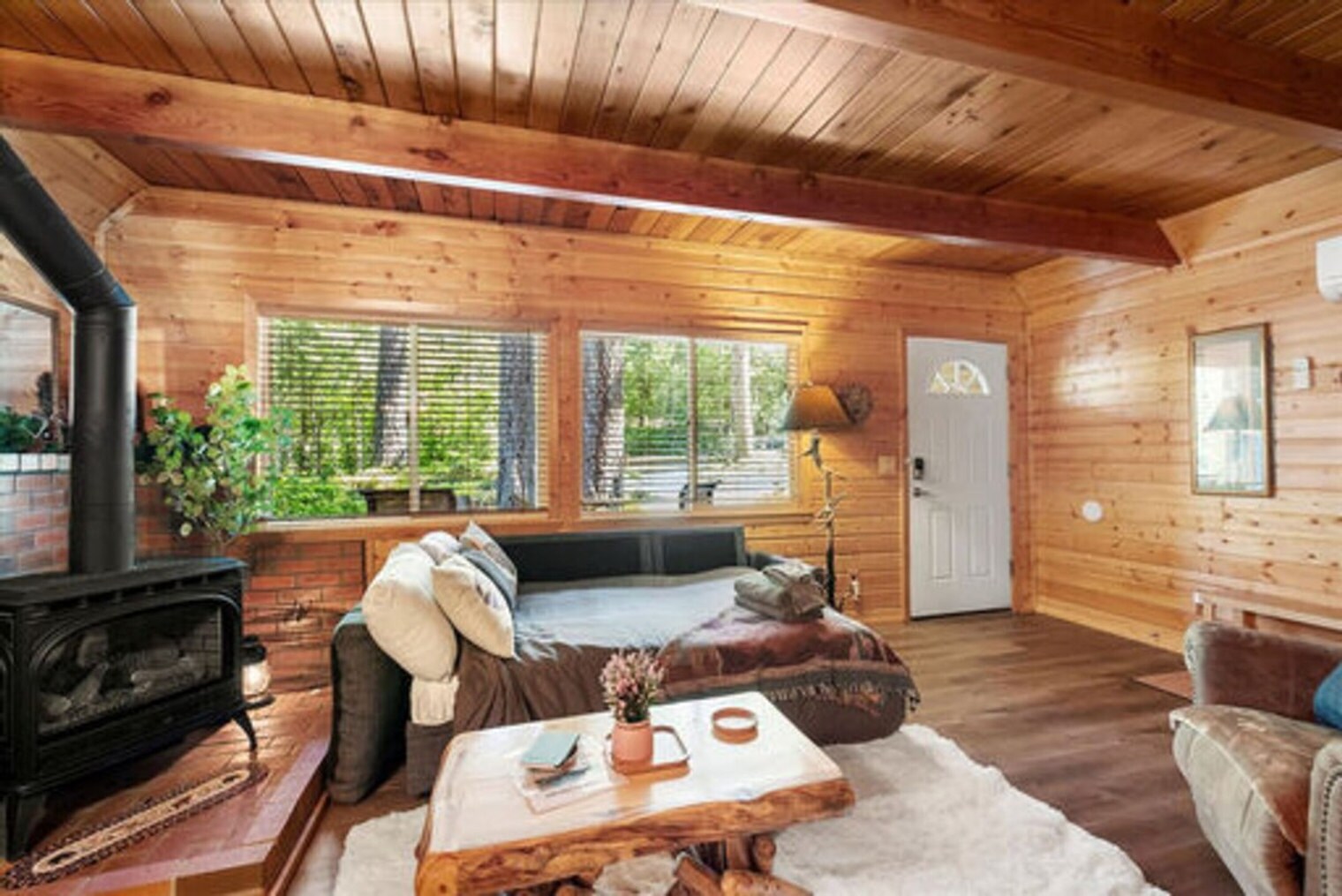 Building Photo - 321 Paradise Dr