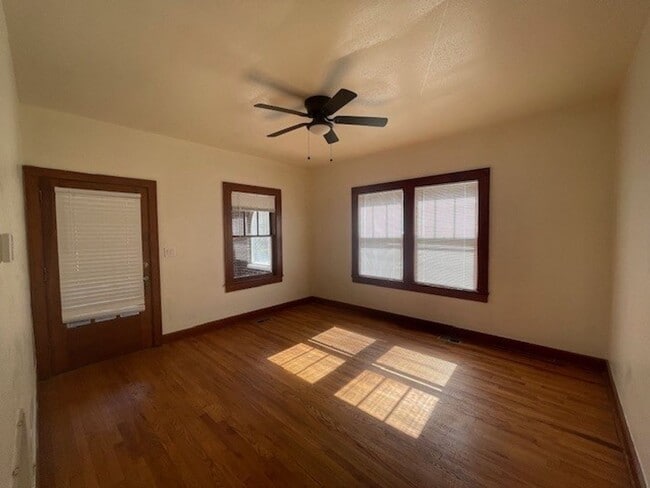 Building Photo - CHARMING 2 BEDROOM APT NEAR THE LOVELY MARYVILLE COLLEGE CAMPUS!!