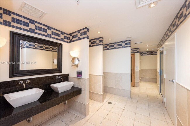 Building Photo - 19400 Turnberry Way