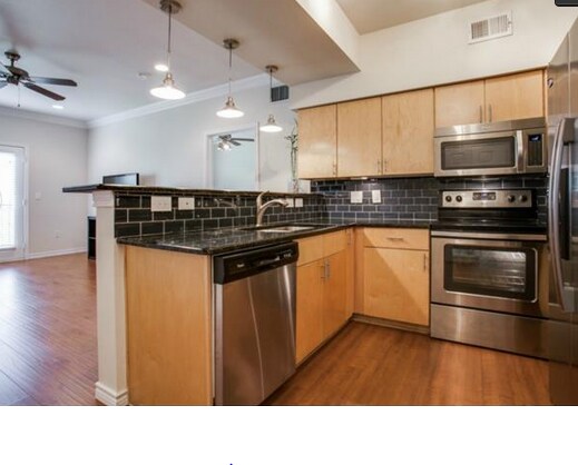 Building Photo - 3102 Kings Rd