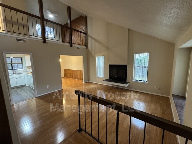 Building Photo - 704 Ninebark Ct