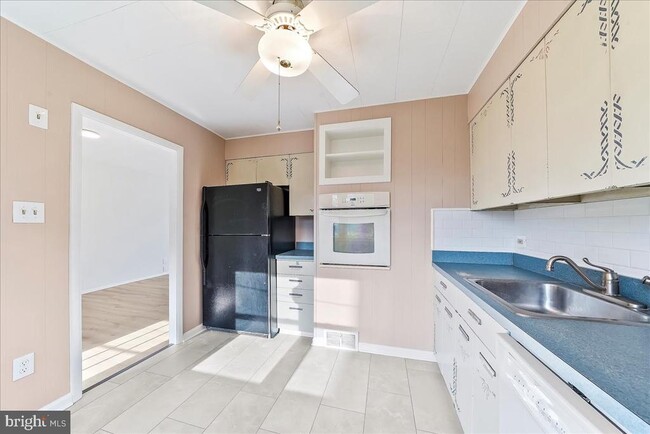 Building Photo - 201 Trimble Blvd