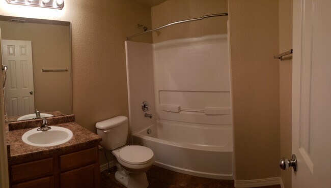 2nd Bathroom - 4721 Falcons Hood Pt