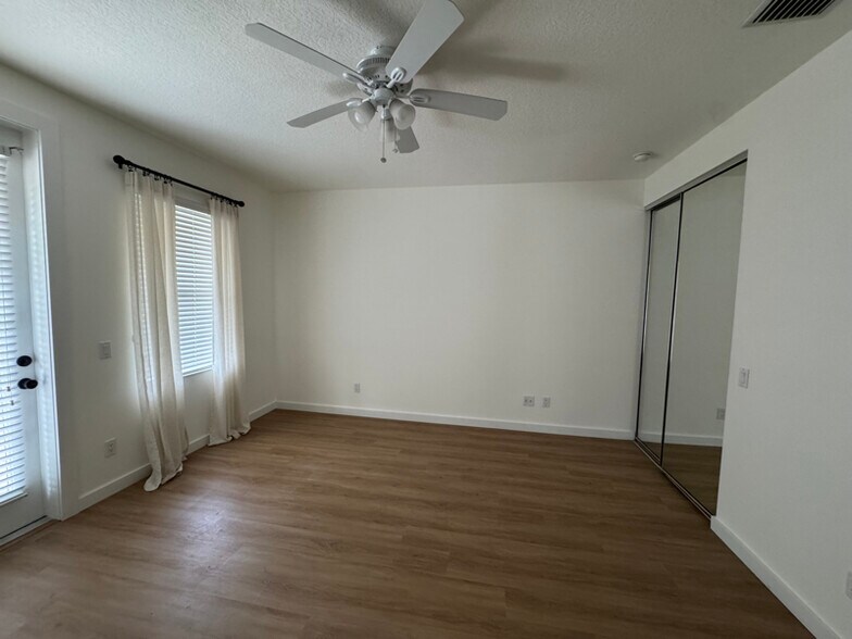 Building Photo - 11841 Nautica Dr