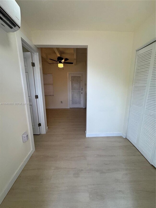 Building Photo - 630 SW 62nd Ct