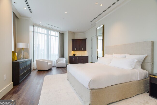 Building Photo - 3376 Peachtree Rd NE