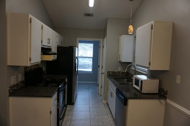 Building Photo - 129 Oak Terrace Dr