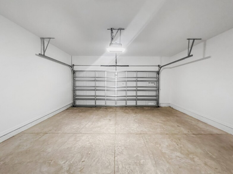 Building Photo - 11349 Nona Sound St