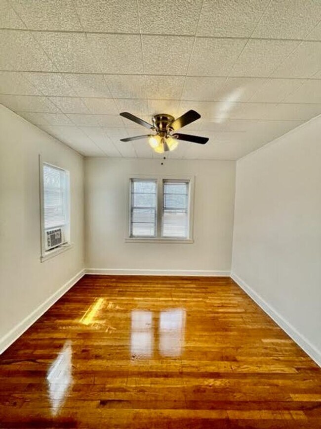 Building Photo - 1633 N 18th St