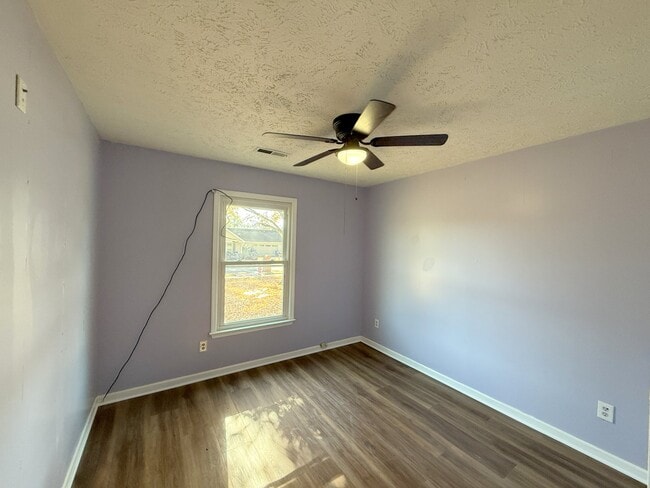 Building Photo - 158 Lewis Ln