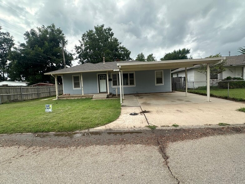 Primary Photo - 5103 N Beaver Ave