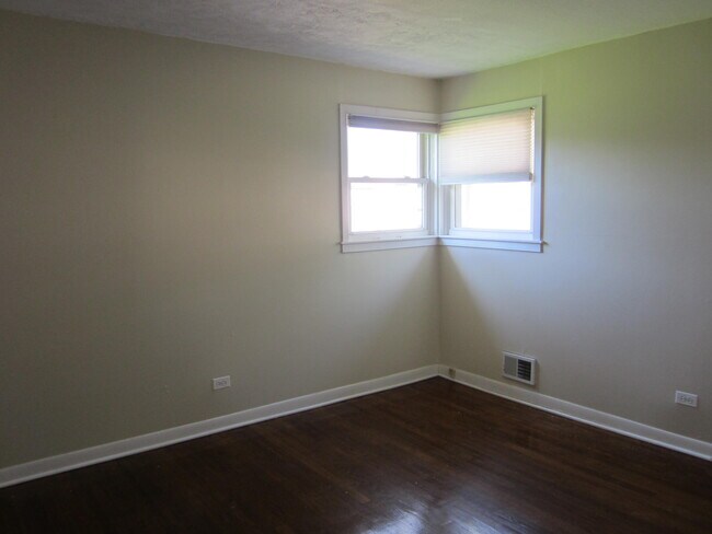 Building Photo - 4550 Lilac Ave