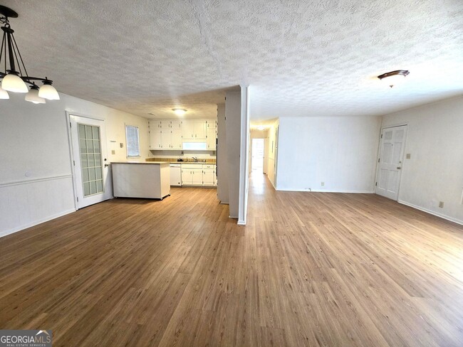 Building Photo - 2015 Gibralter Way