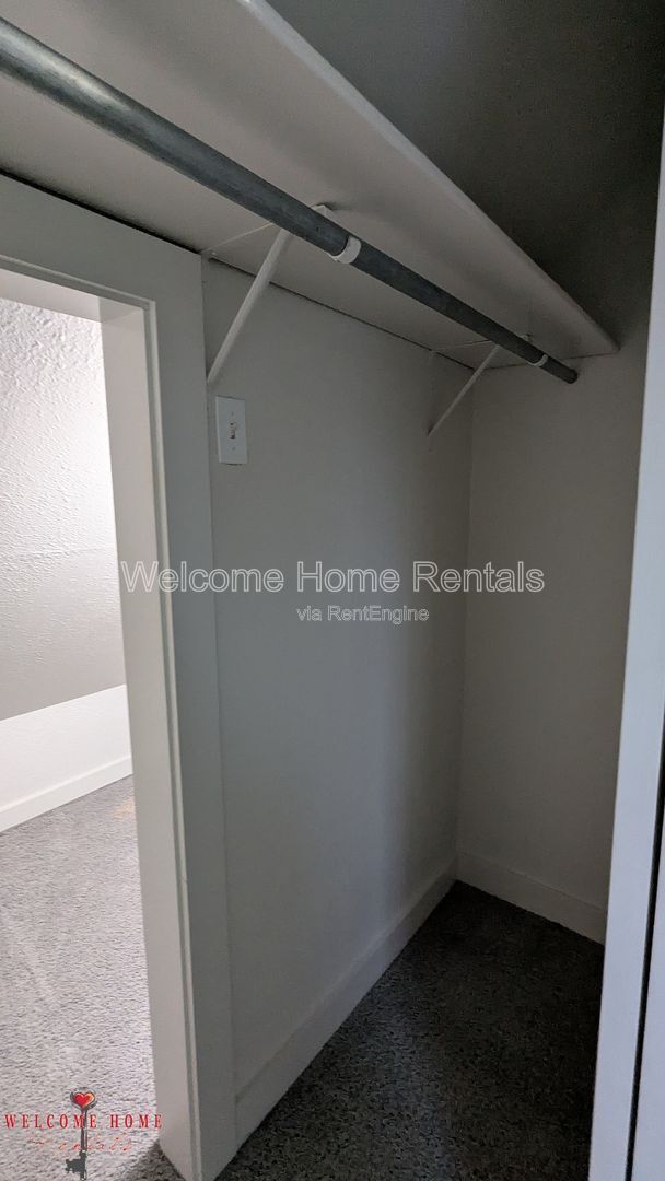 Building Photo - 4520 S Thompson Ave