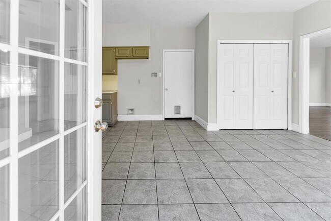Building Photo - 15614 Lago Villa Dr
