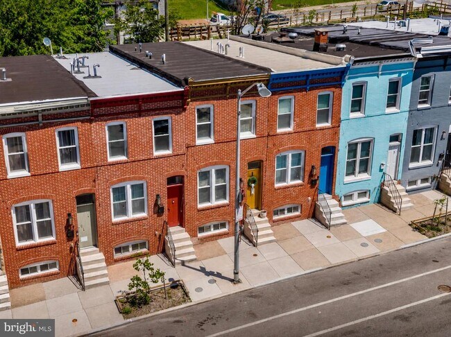 Building Photo - 2028 E Preston St