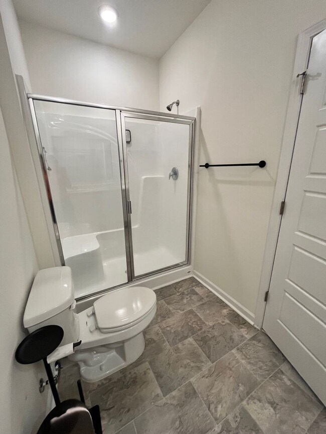 Building Photo - Move Right In to Your Practically Brand New Bonaire Home.