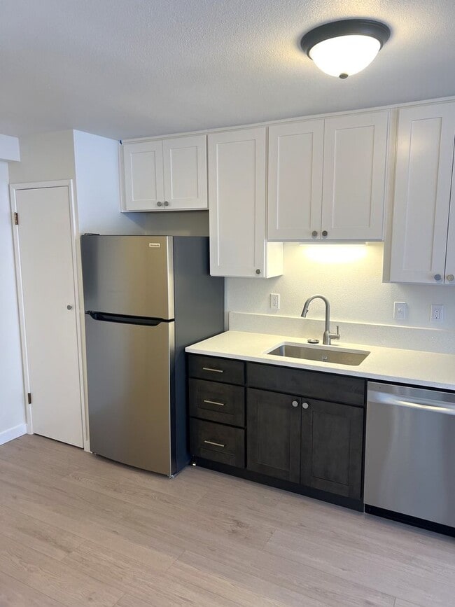 Building Photo - Pardee Duplex (A &amp; B)