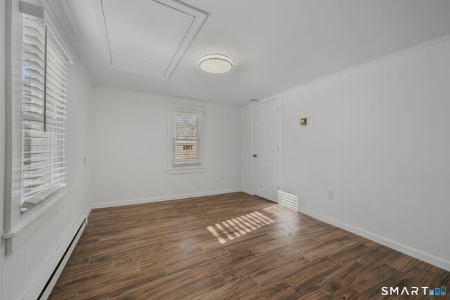 Building Photo - 127 Spithead Rd