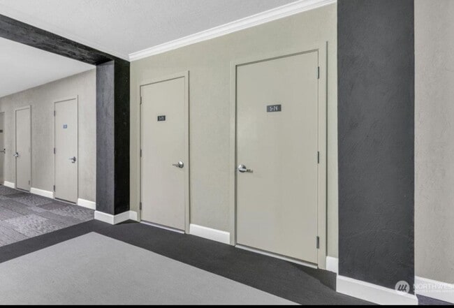 Building Photo - 5105 Grand Loop