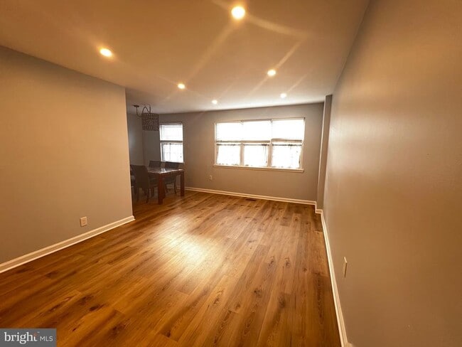 Building Photo - 9911 Lackland Dr