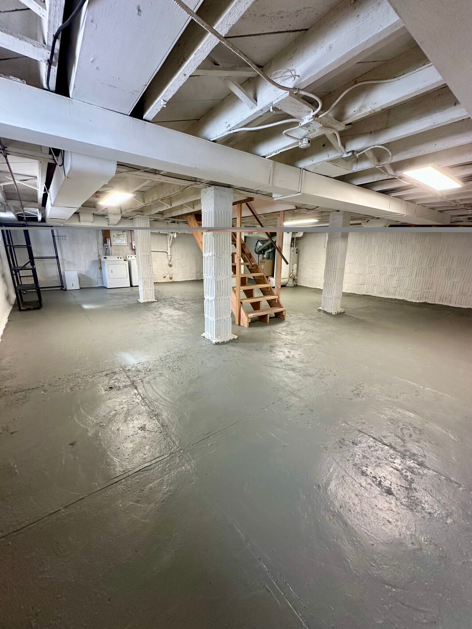 Building Photo - 48 Valley Dr