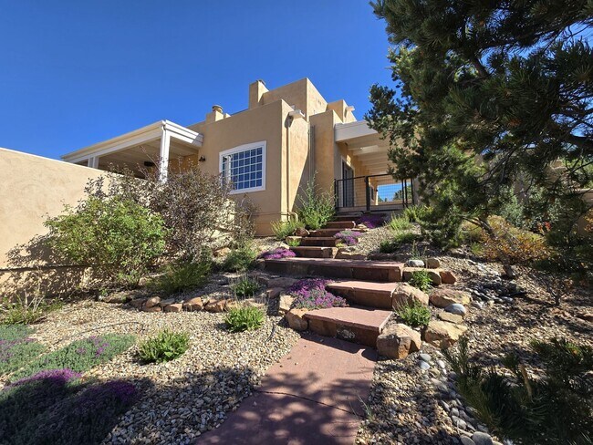 Building Photo - 1329 Tano Ridge Rd