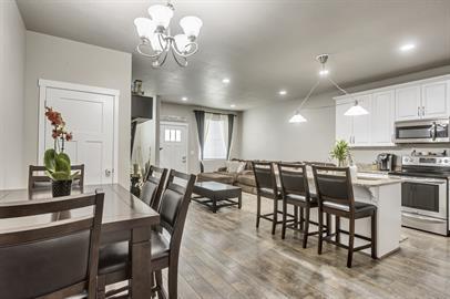 Building Photo - 1109 Emerald Pools Ln