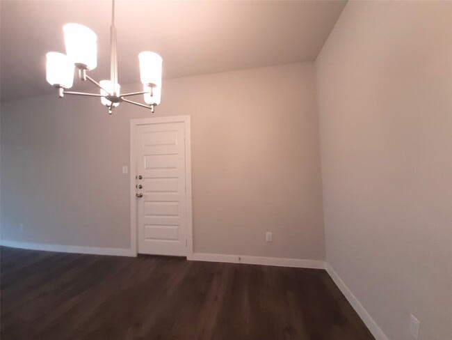 Building Photo - 9881 Grosbeak Ln