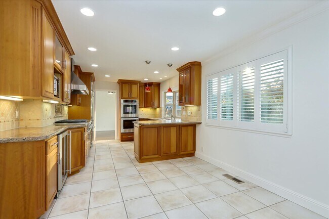 Building Photo - 249 Purple Glen Dr