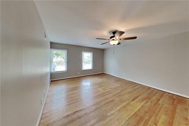 Building Photo - 3770 Fox Hills Dr SE