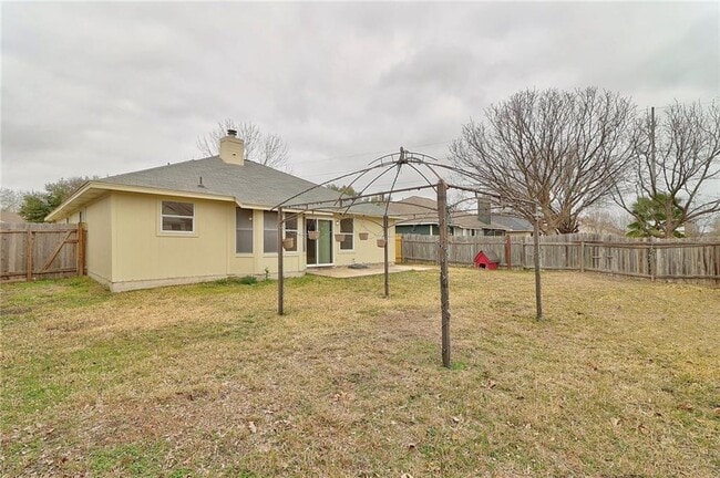 Building Photo - 202 Quail Cir