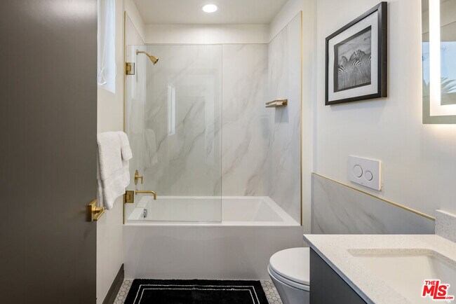 Building Photo - 118 Orlando Ave