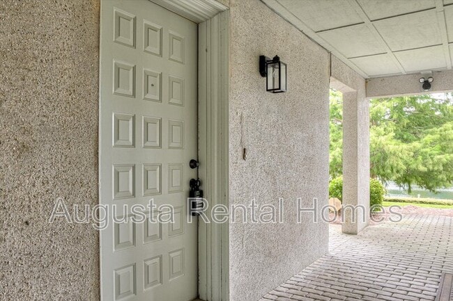 Building Photo - 106 Riverbend Dr