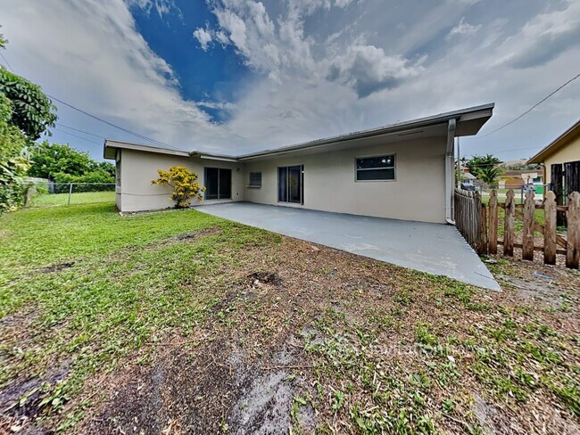 Building Photo - 11351 NW 35th St