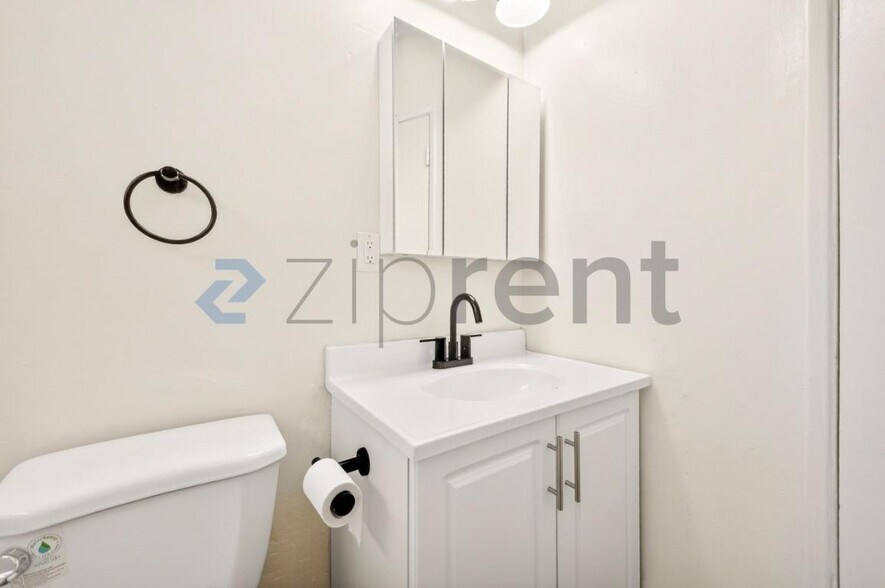 Building Photo - 610 N Garfield Ave